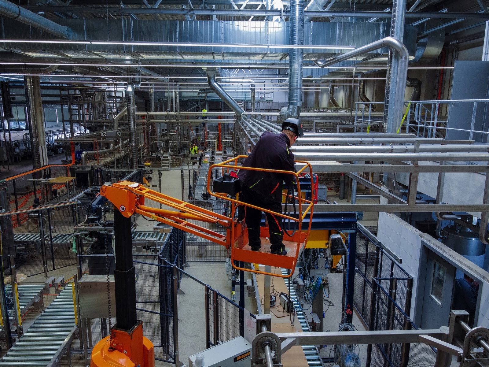 Drone Indoorfluege Industrie 01